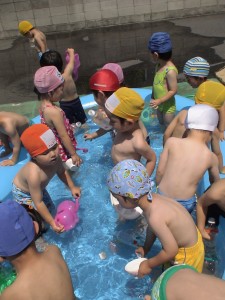 23-7　水遊び　年少