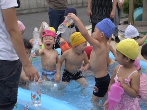 23-7-28　水遊び　シャワー